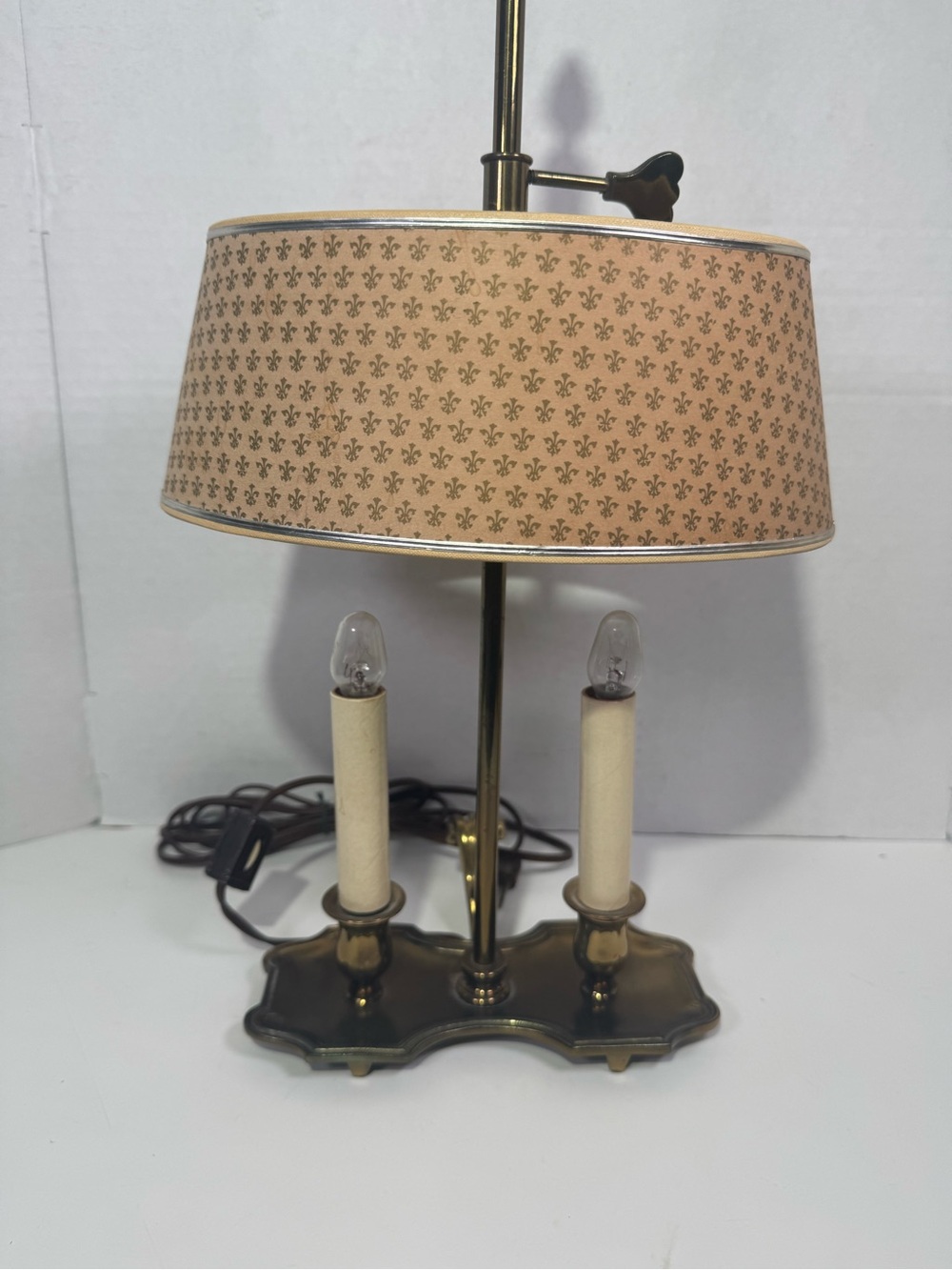 Vintage Antique French-style dual-candle bouillotte lamp, Brass, Tested